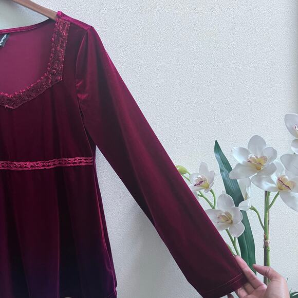 Women's Red Velvet Lace Trim Ruffle Long Sleeve Top Whimsigoth‎ Size Medium - Picture 3 of 8